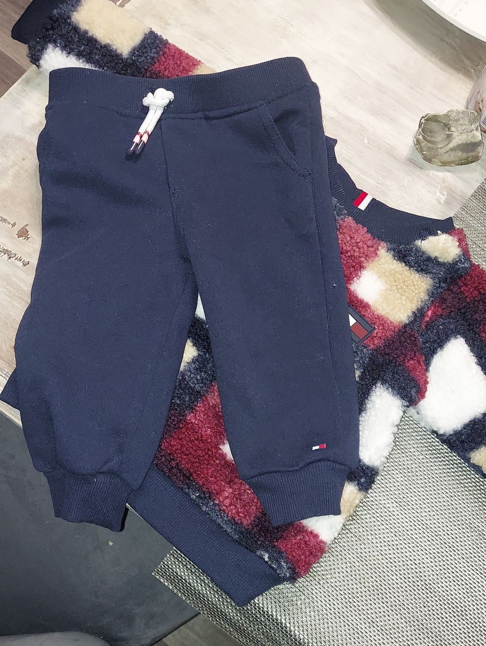 2 Piece Set Tommy Hilfiger Navy Kids Jogger Sweatpants Drawstring And Sweater